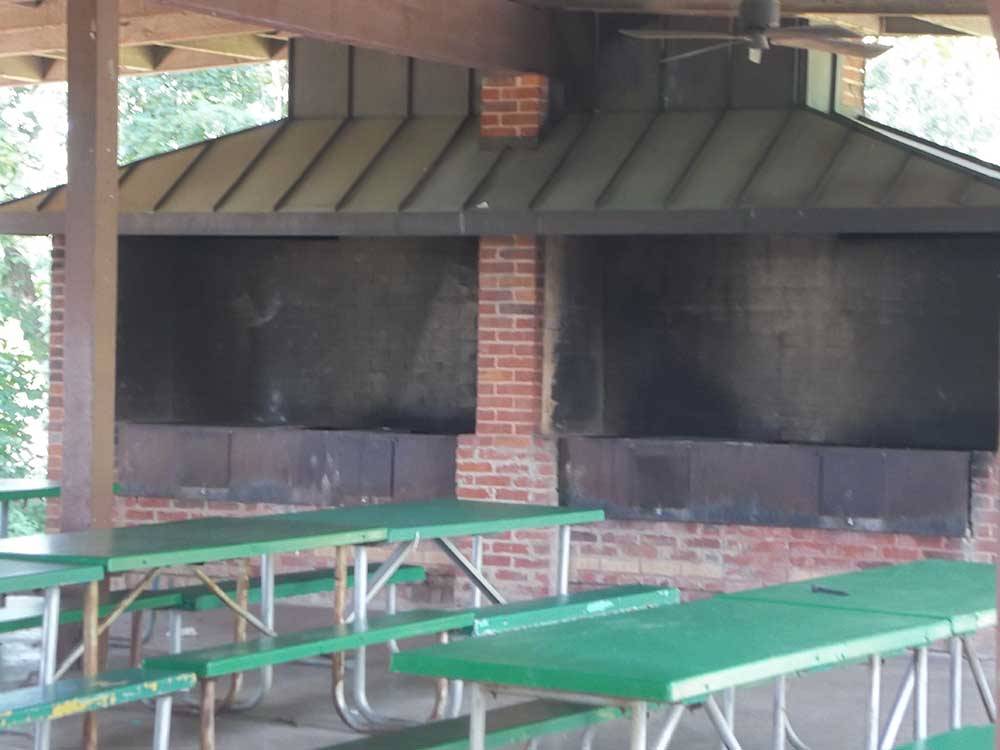 Picnic tables and grills at OAK VALLEY GOLF COURSE & RESORT