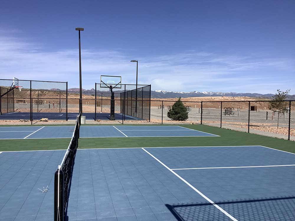 The pickleball and basketball courts at LOVE'S RV STOP - 581