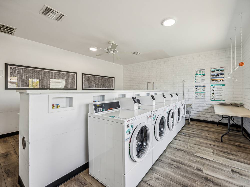 Laundry room at Rock Shadows