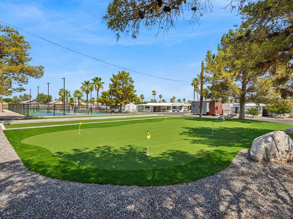 Putting green at Rock Shadows