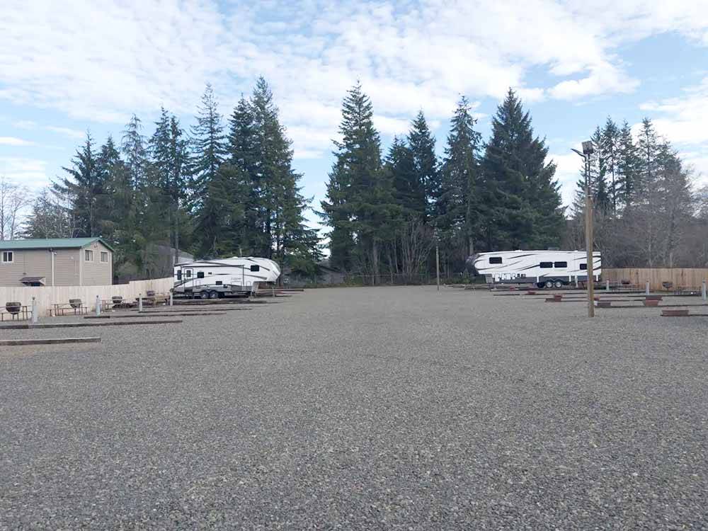 A long shot of the property at FAR WEST RV PARK