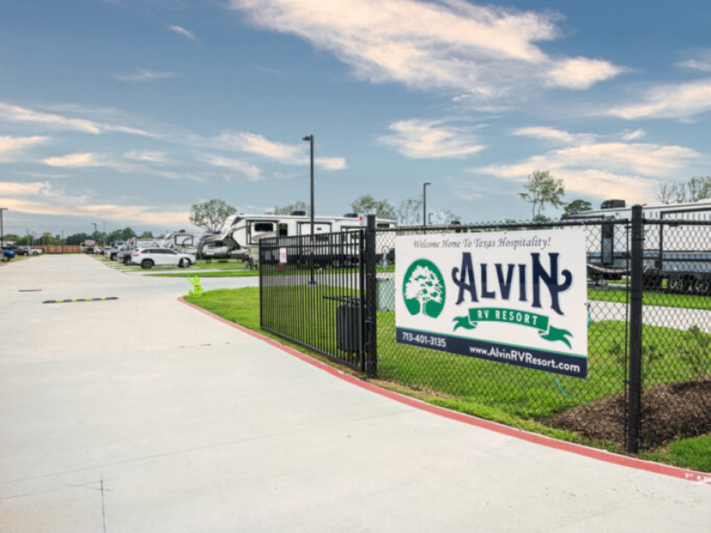 Front entrance at Alvin RV Resort