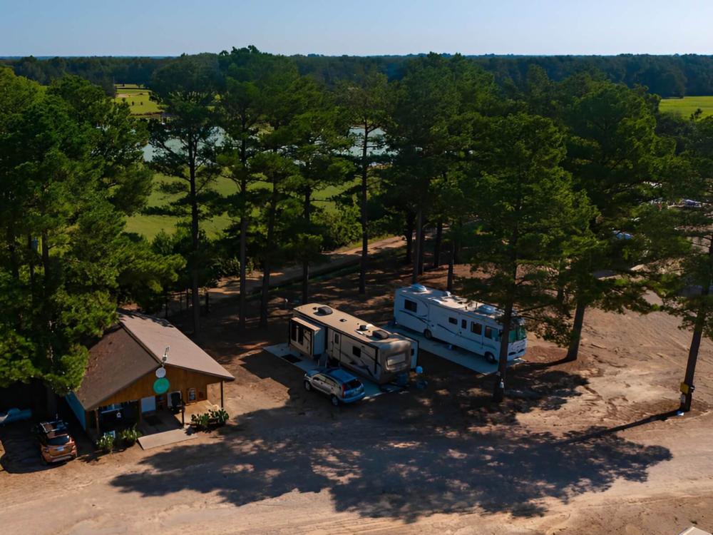 Parked RV's at site GTL Paris RV Park