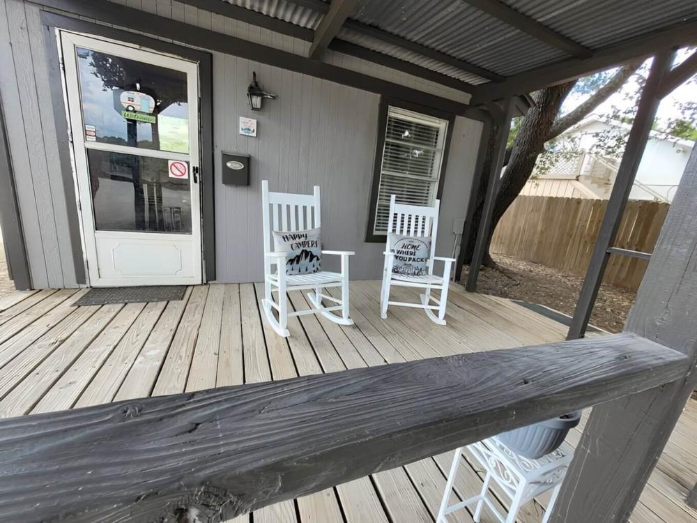 Patio with rocking chairs at Franklin Oasis RV Park