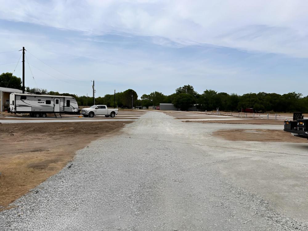 Open RV spaces at site Eagle Creek Park