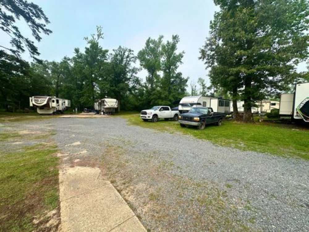 Gravel road at Bundick Lake RV Park