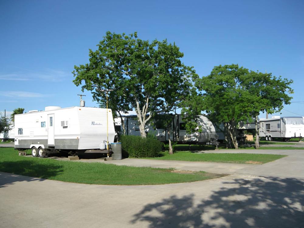 Trailers parked at site Bay RV Park