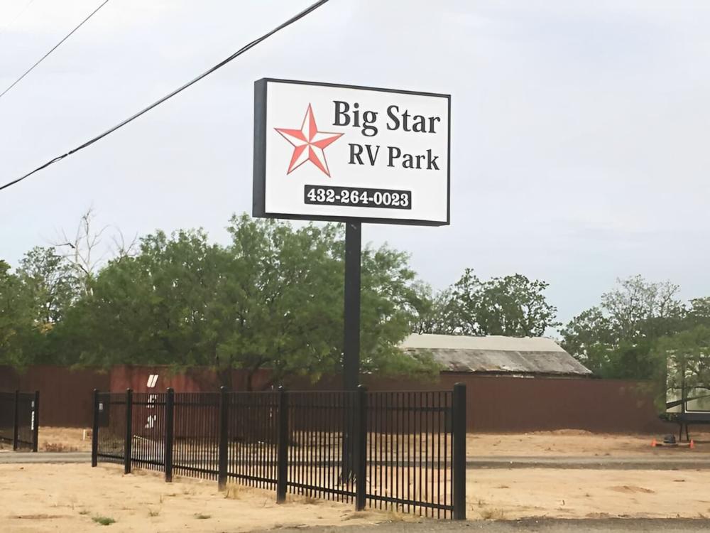 Welcome sign at Big Star RV Park