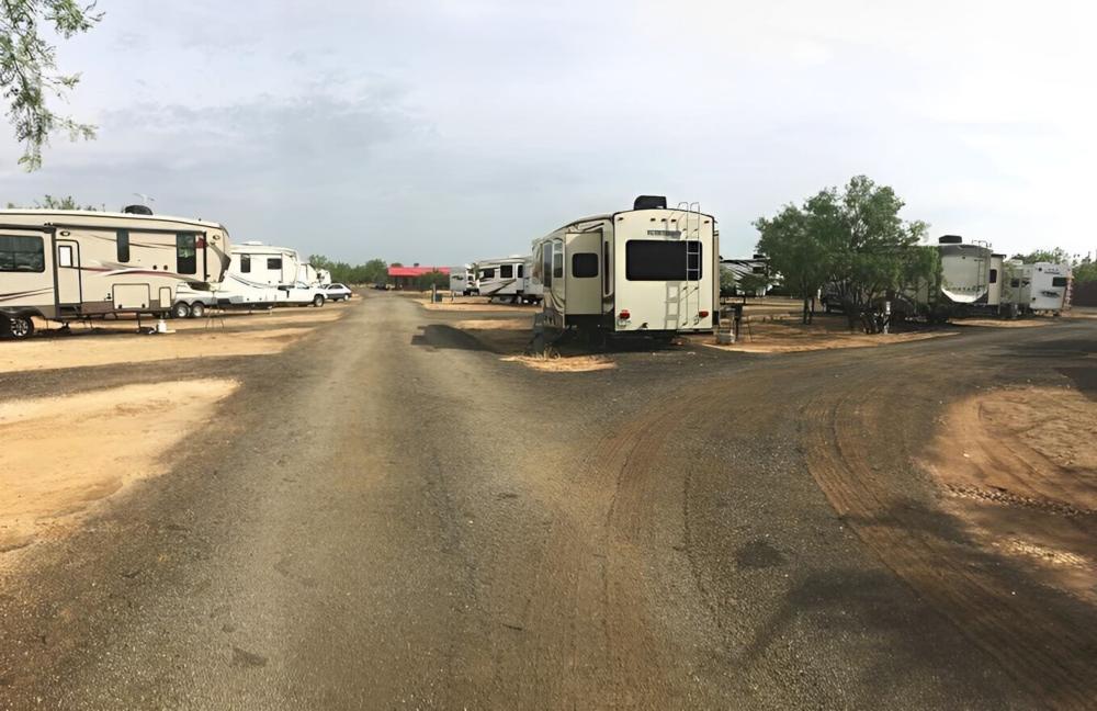 Trailers parked at site Big Star RV Park