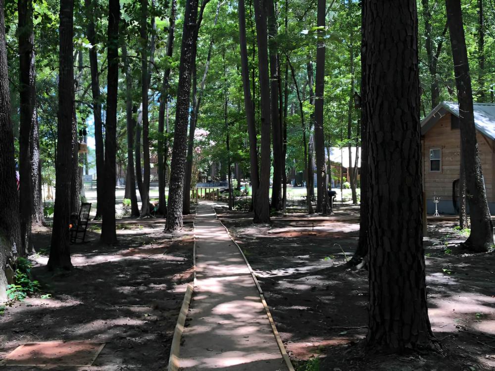 Walk way at site Cora's Cabins (Savannahs Events)