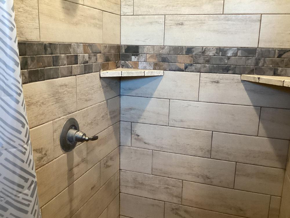 Tiled showers at BEXAR CAVE RV PARK