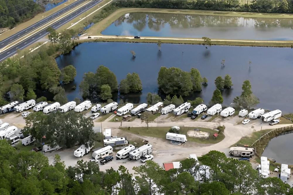 Overhead view at site Leisure Lakes RV Resort