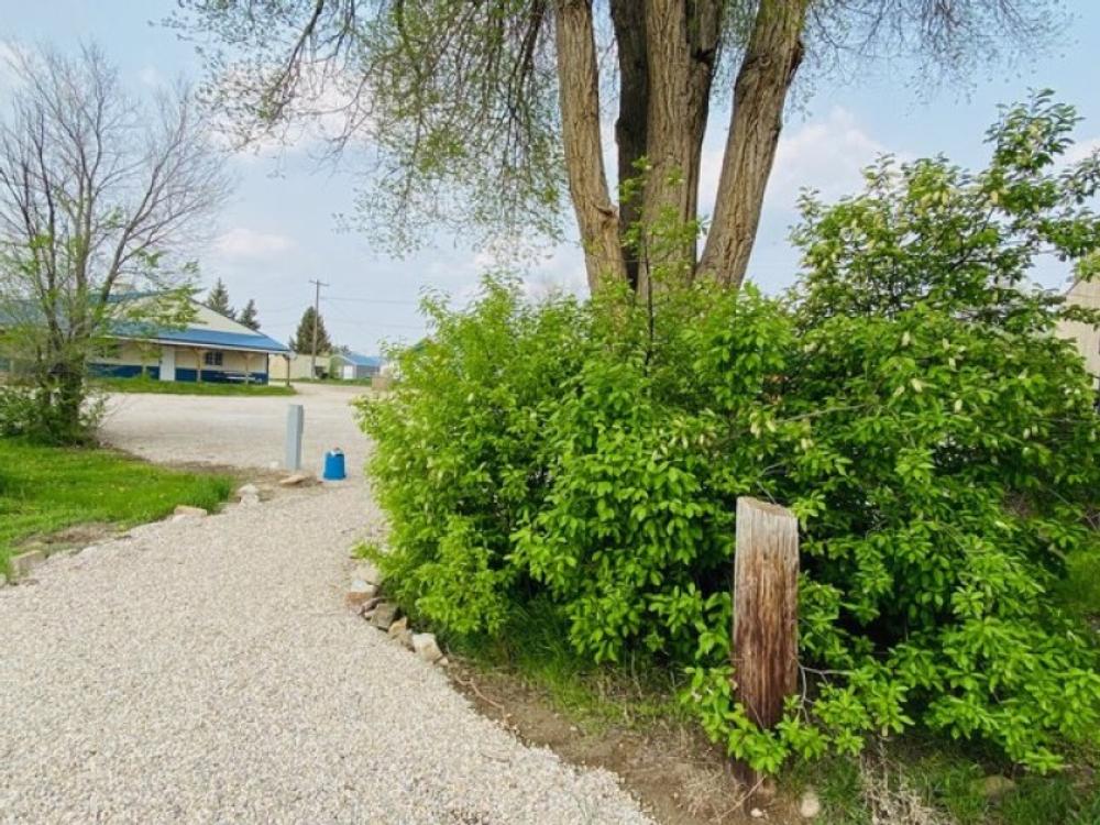 Gravel walkway in the park at Walleye Rentals