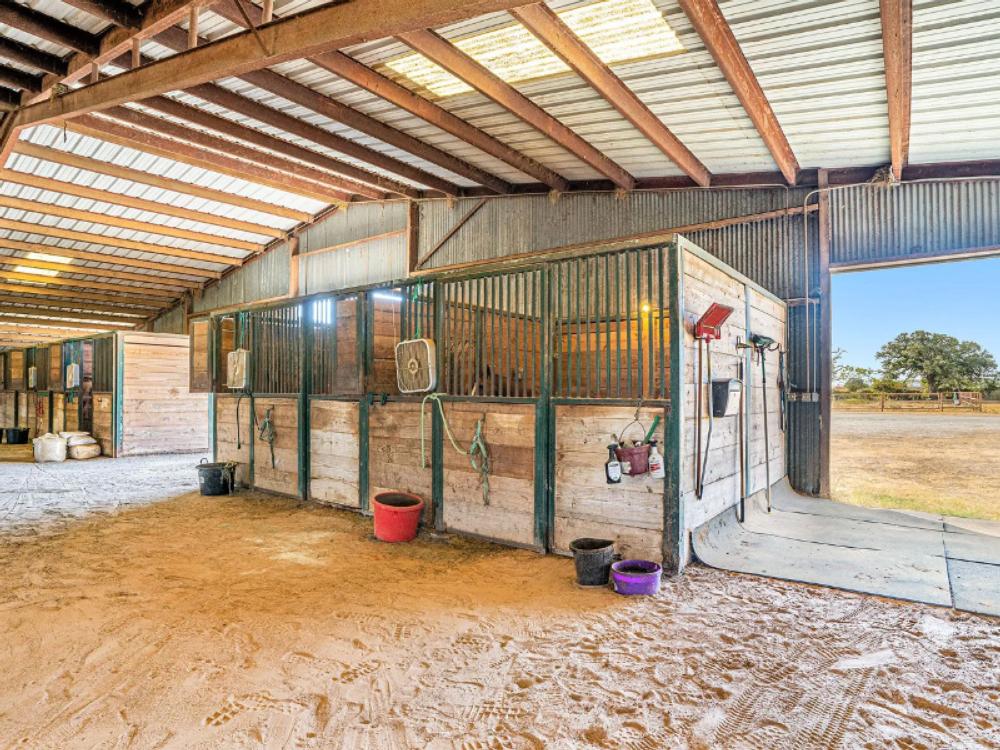 Horse stalls at Hill City Horse Stop