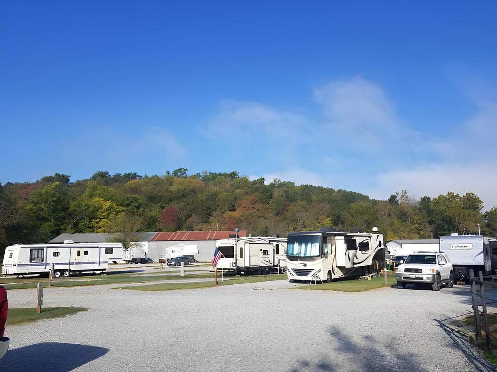 RV at gravel sites
