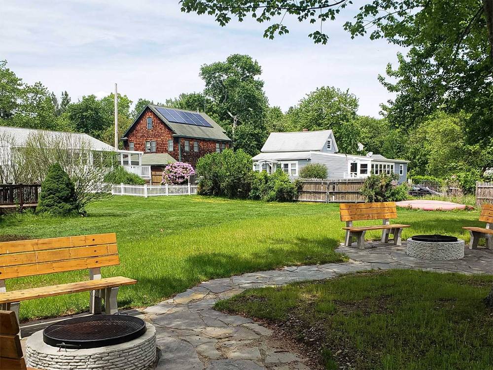 Fire pits with benches