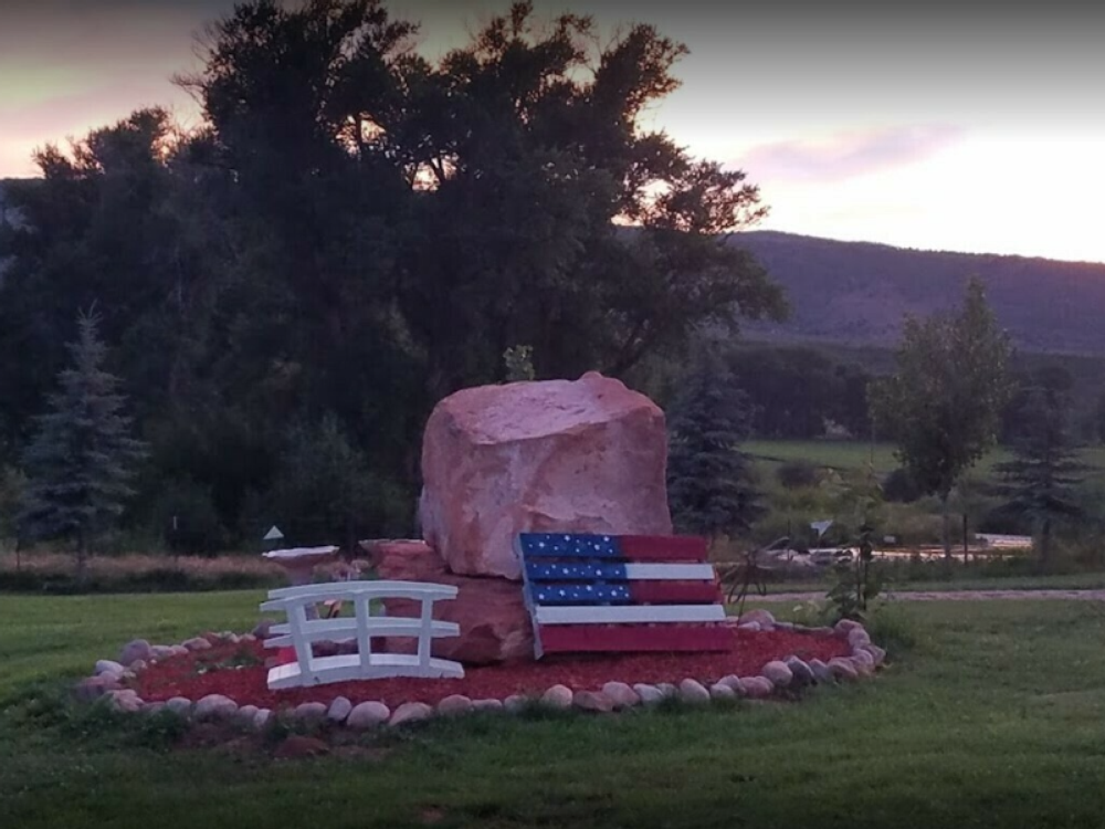 Flag made out of pallet at Over The Hill RV Park