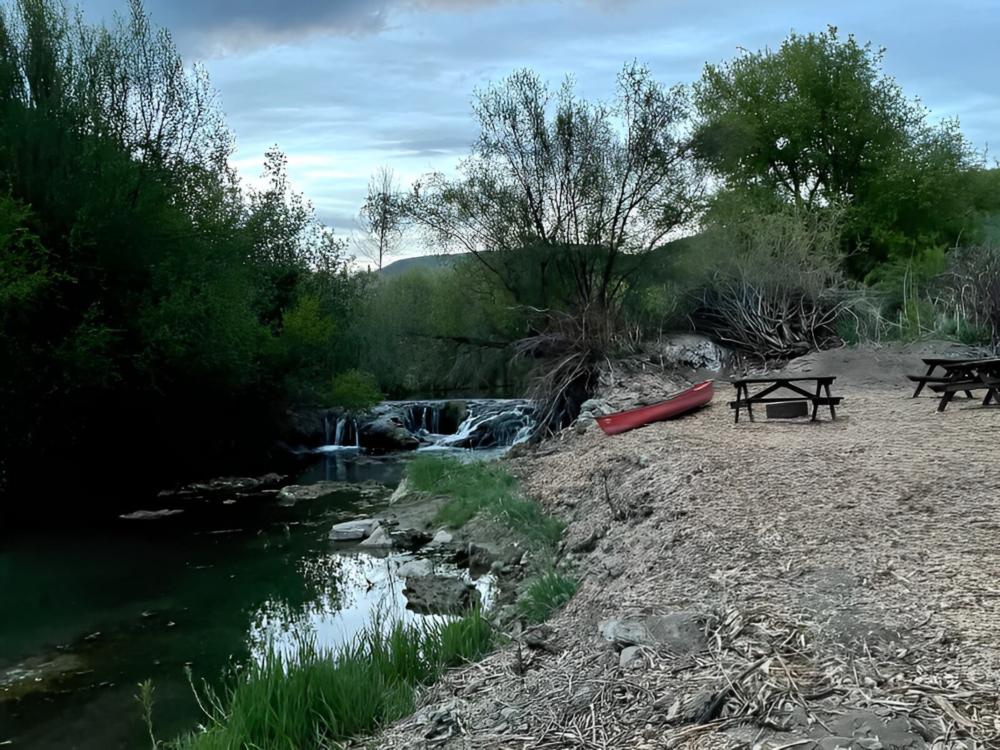 Creek with panic area at site Lava Campground