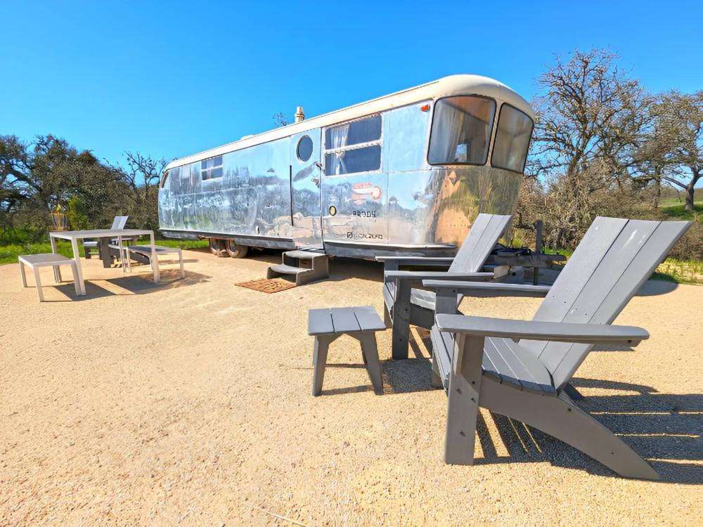 Trailer painted with flowers at Vinyl Vineyards