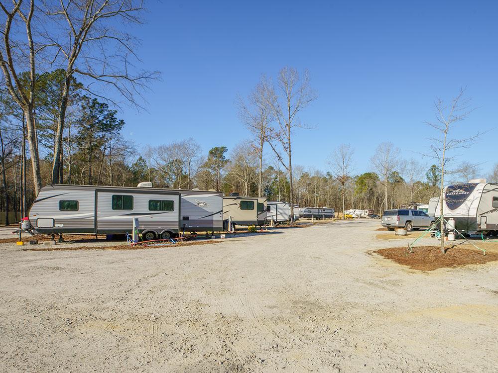 The road going thru the campground at SANWAR RV PARK & RESORT