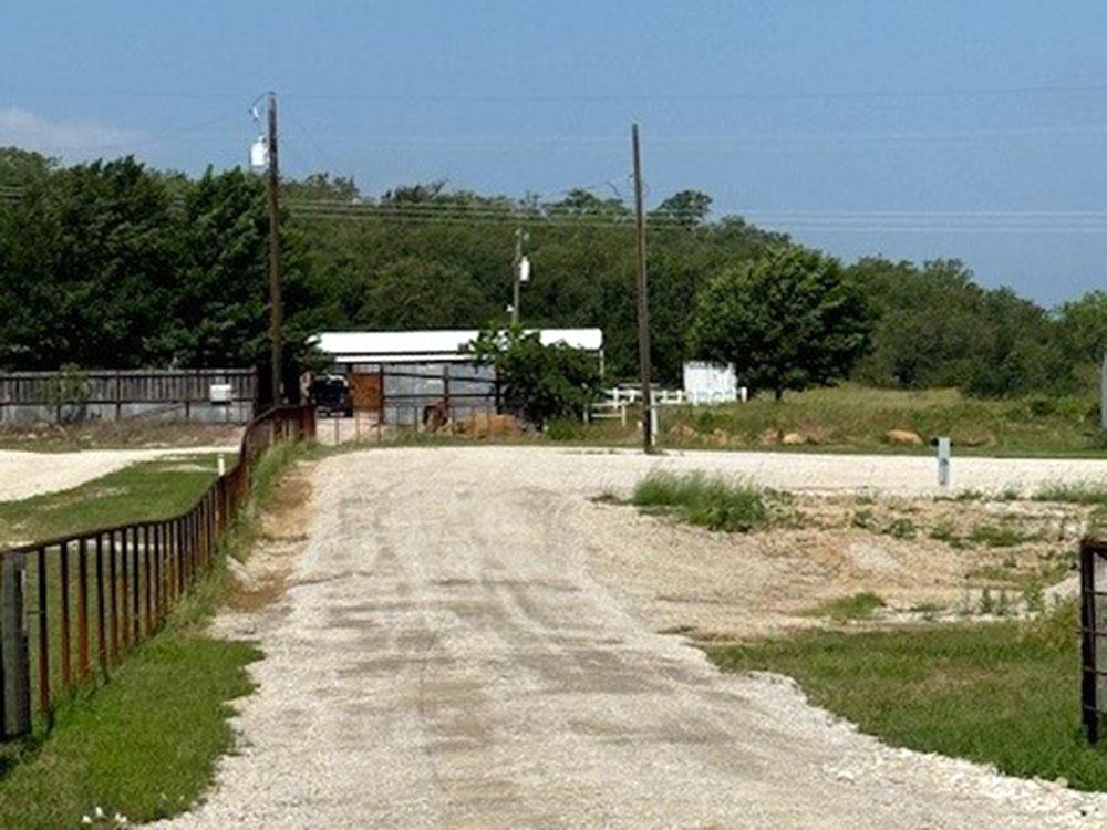 Entrance road into the park at C&W RV PARK