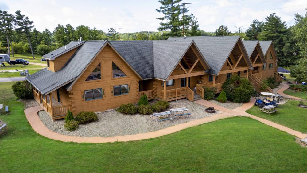 Clubhouse at site Warrens Lodging