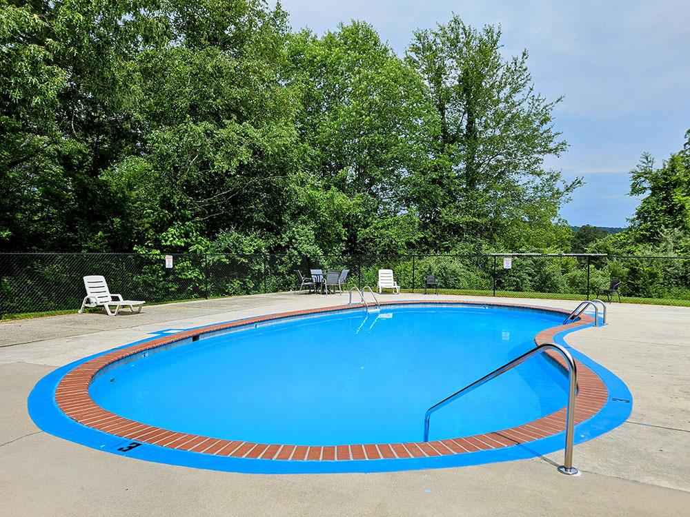 Swimming pool at MOUNTAIN TOP RV PARK