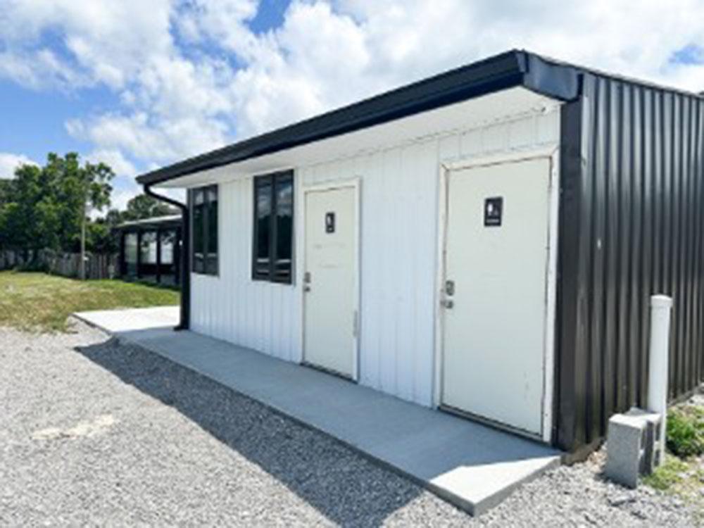 Restroom building at FRANK'S AT CANE HOLLOW RV PARK