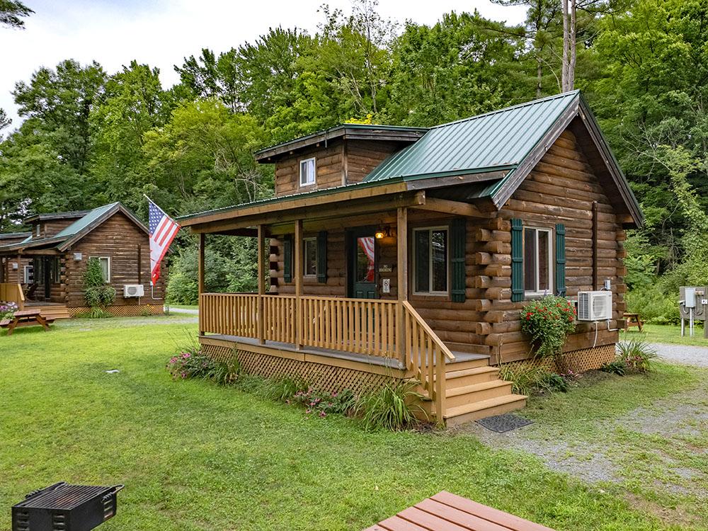 Lob cabin rental at RIVER MEADOW CAMPGROUND