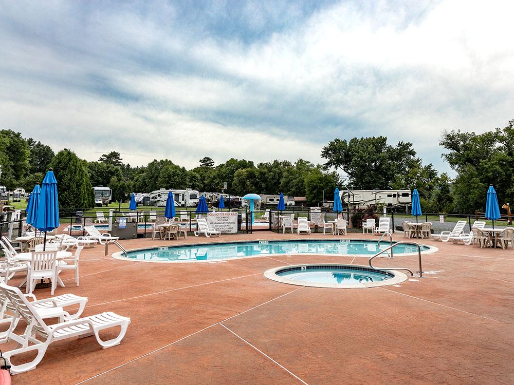 Pool and hot tub at RIVER MEADOW CAMPGROUND