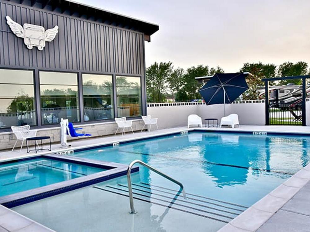 Pool and hot tub at Joy RV Resort