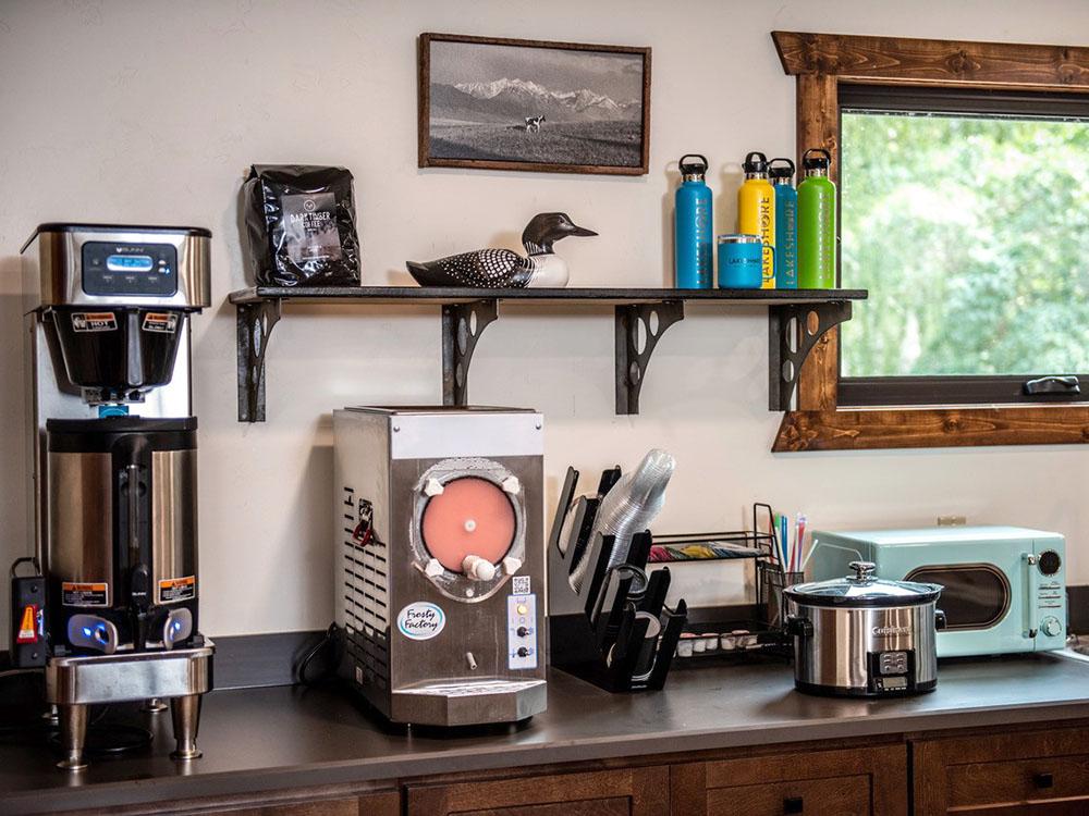 Kitchen area at LAKESHORE CABINS AND CAMPGROUND