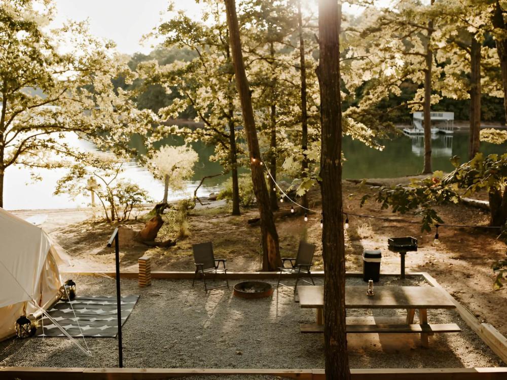 Glamping tent with lake view at Timberline Glamping at Sarasota