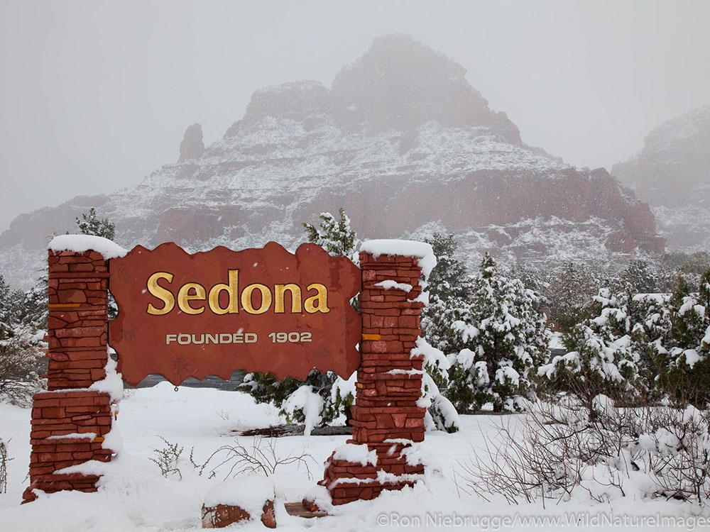 Sedona sign in the snow at OAK CREEK MOBILODGE