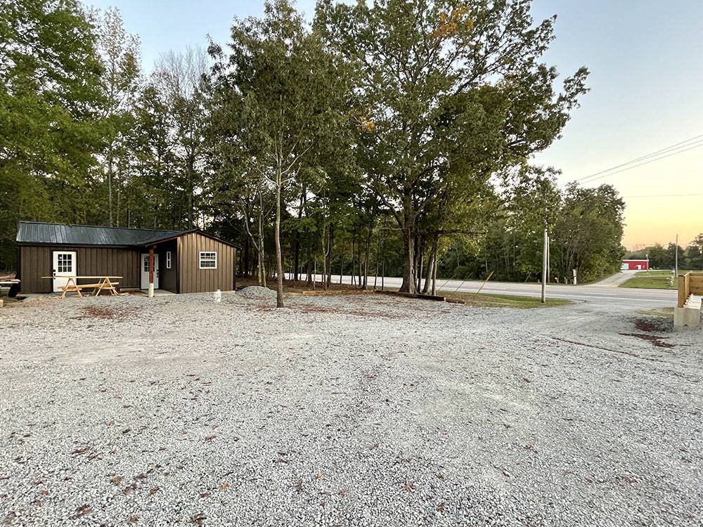 Building with a picnic table at Natchez RV Park