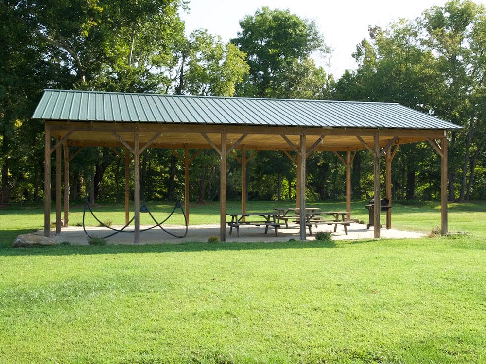 Covered pavilion at SMITH RIVER RV PARK