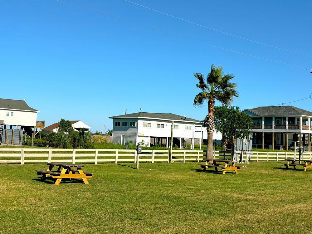 Houses on stilts at SANDOLLAR RV PARK