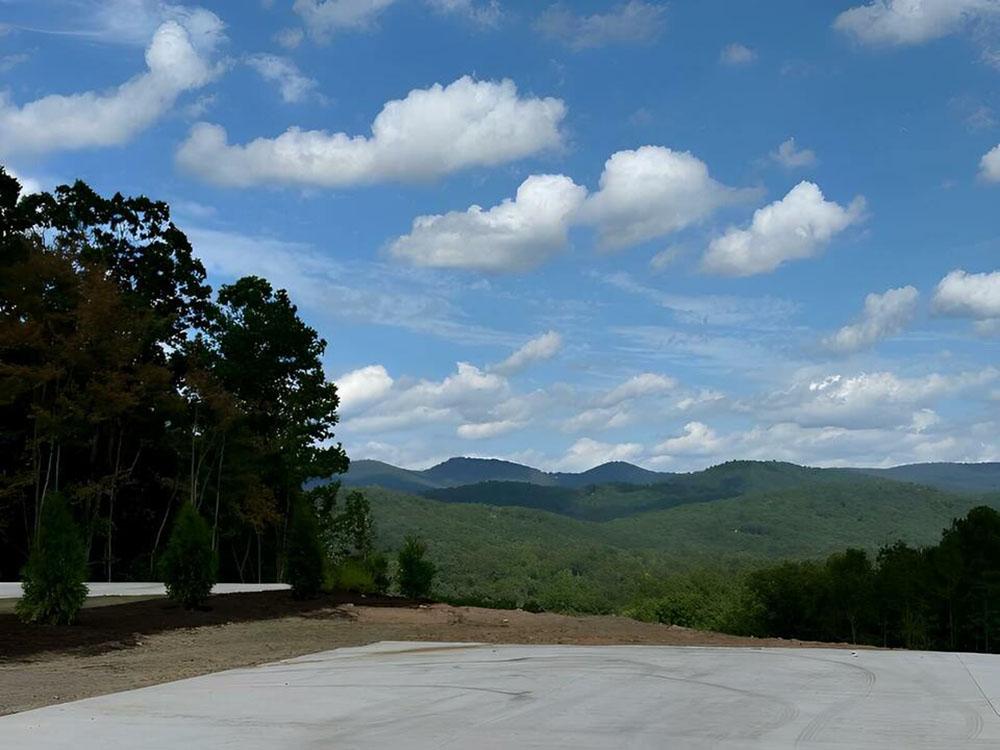 Green hillside at TALKING ROCK MOTORCOACH RESORT