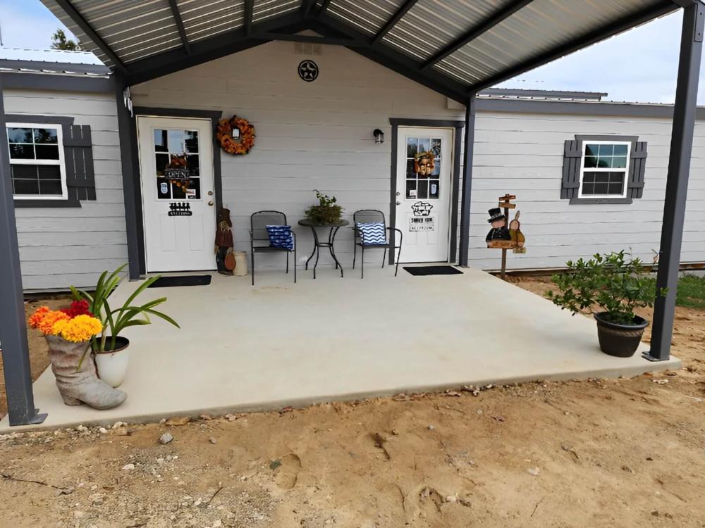 Mobile home at site Cowboys RV Park