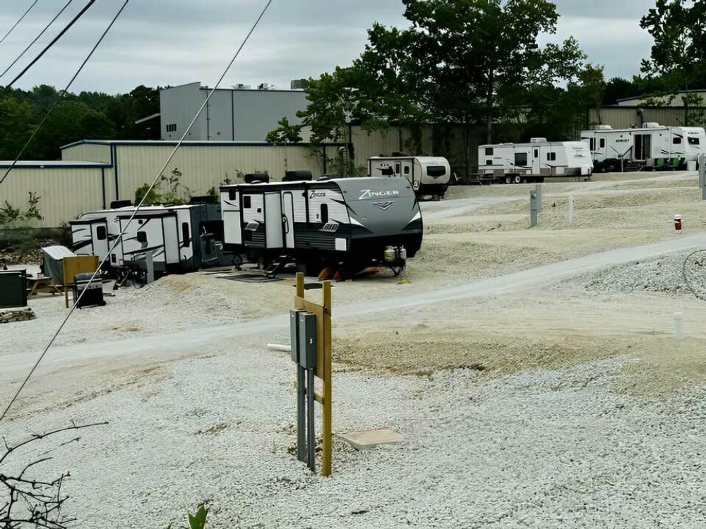 Gravel road and sites at Table Rock Oasis Campground