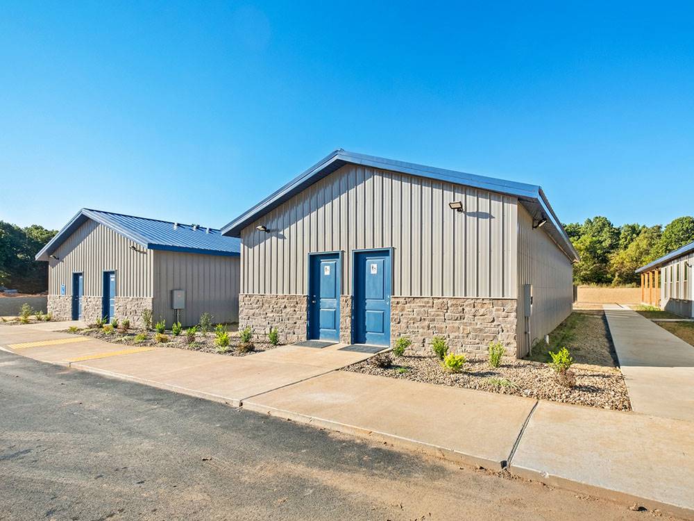 The bathhouse building at Blue Springs RV Park