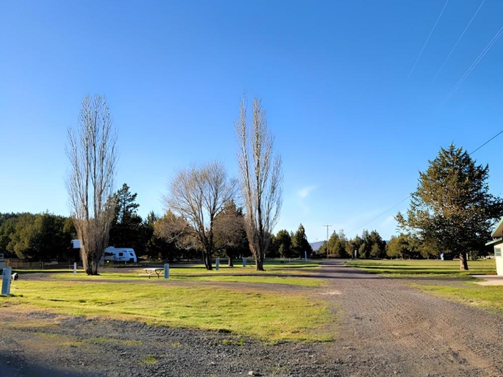 Open RV spaces at site Oregon Outback RV Park