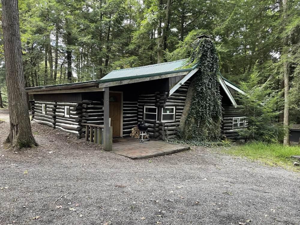 Cabin rental at park Hominy Ridge Cabins and Gift Shop