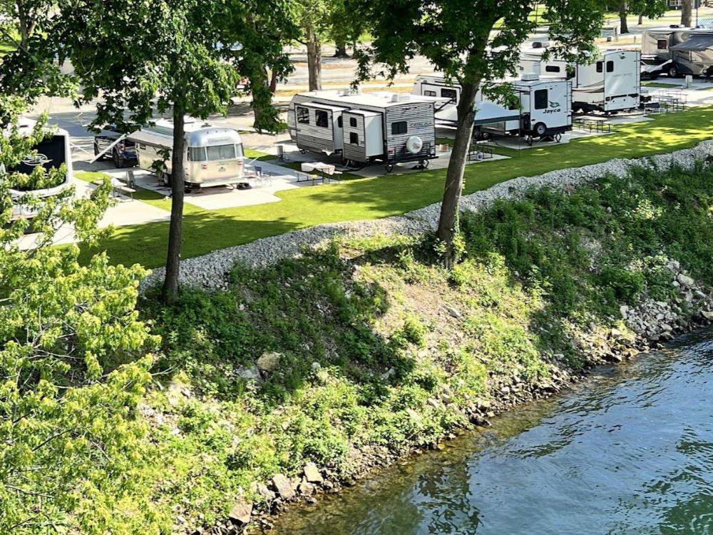 RVs on the waterfront at Lakeshore RV Park