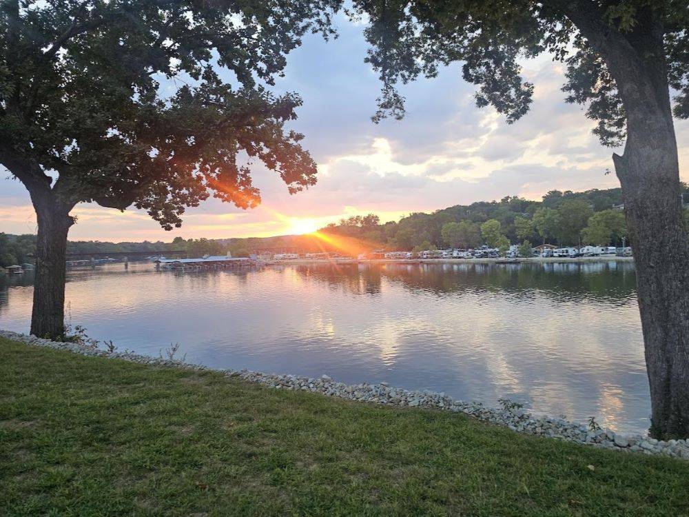 Sunset on the water at Lakeshore RV Park