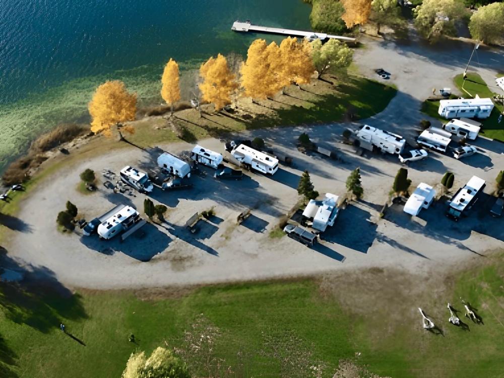 Overhead view at site Robert's Roost Resort