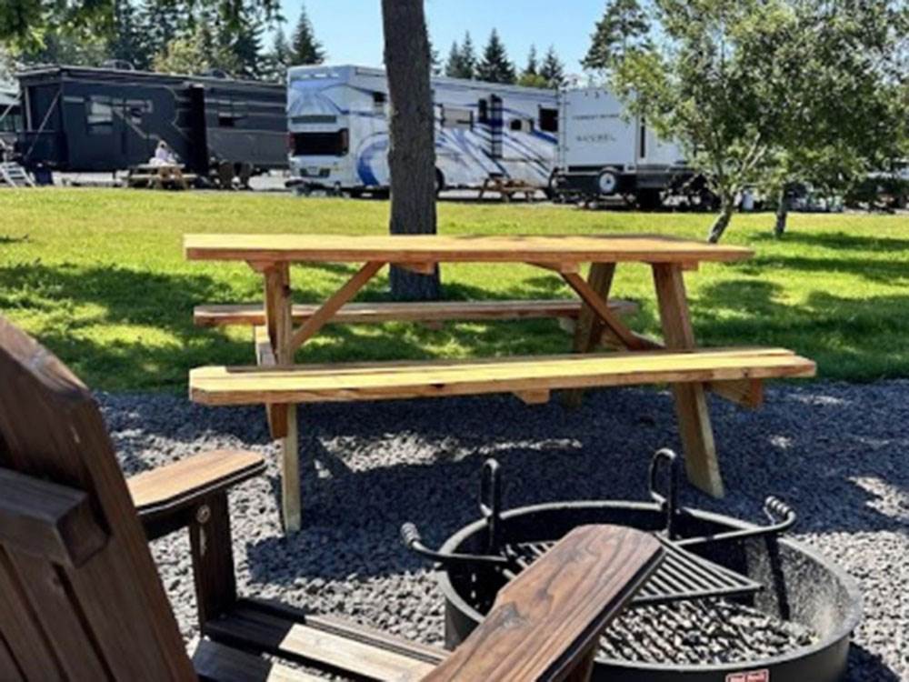 Picnic table