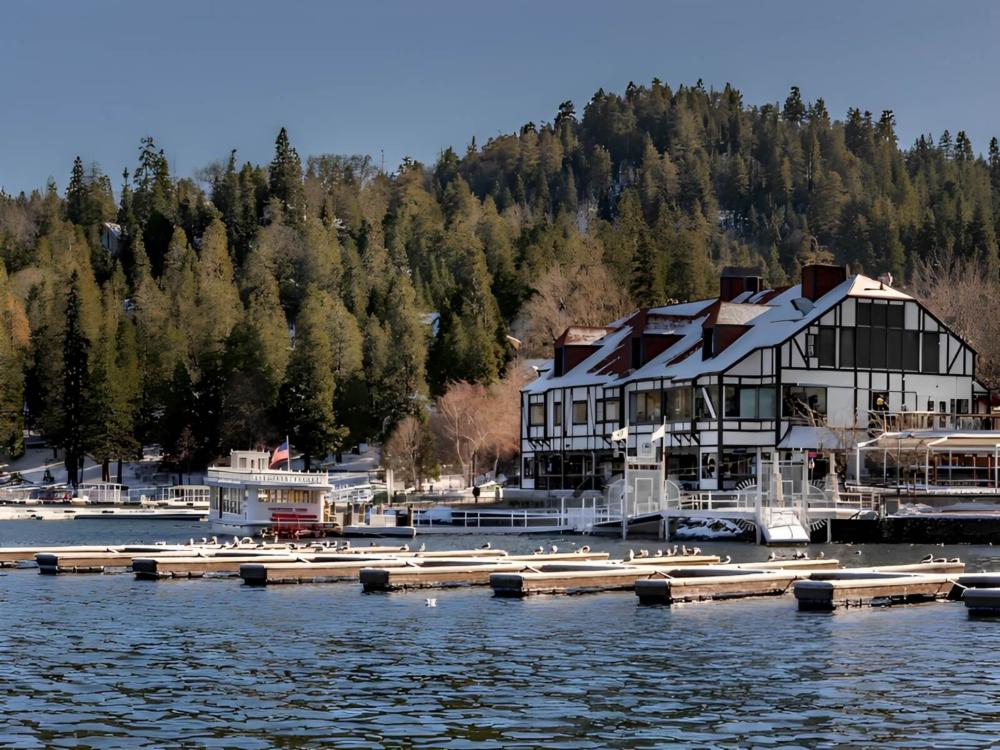 Dock view at site Arrowhead Tree Top Lodge