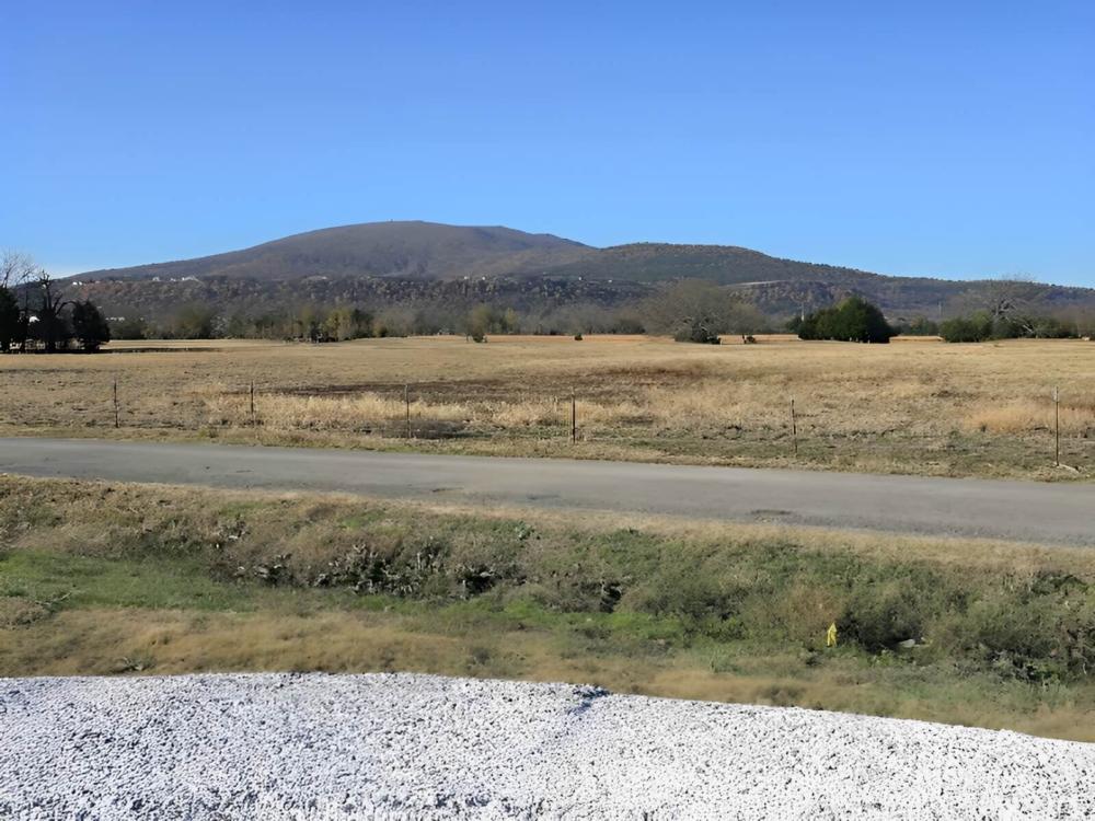 Road near site Cavanal View RV Park