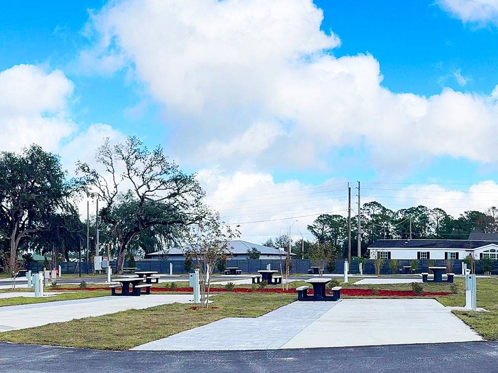 RV sites with picnic tables